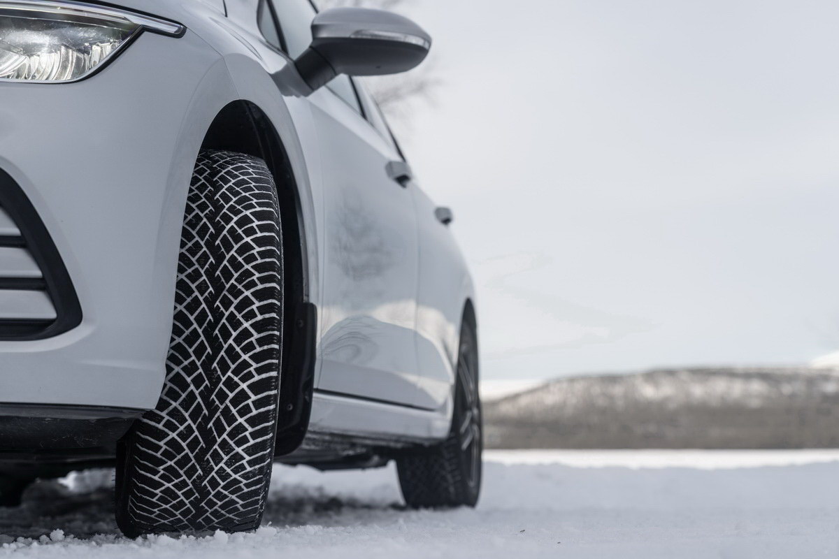 Большая премьера новых зимних шин от Nokian Tyres: Hakkapeliitta R5 для  легковых авто, SUV и электромобилей, Hakkapeliitta C4 и Hakkapeliitta CR4  для сегмента LCV