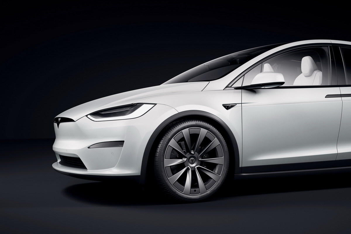 Tesla model x 2022